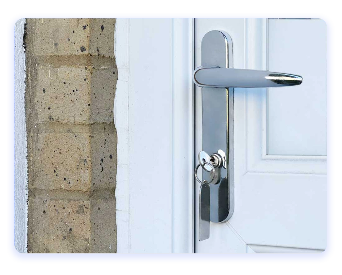 Residential locksmith - house with green tick